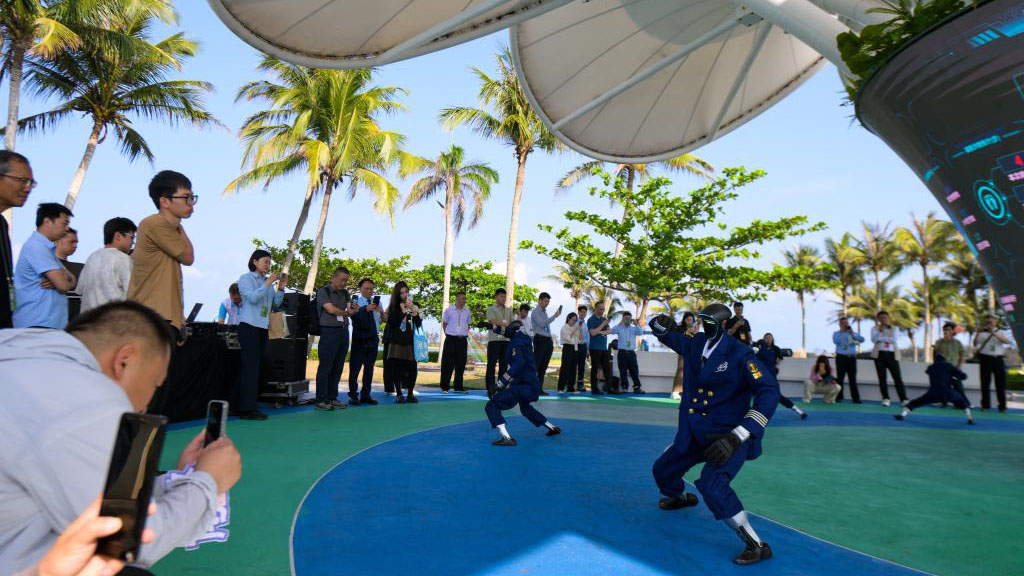 从“温度”到“边界” 博鳌嘉宾共话“人机协同”