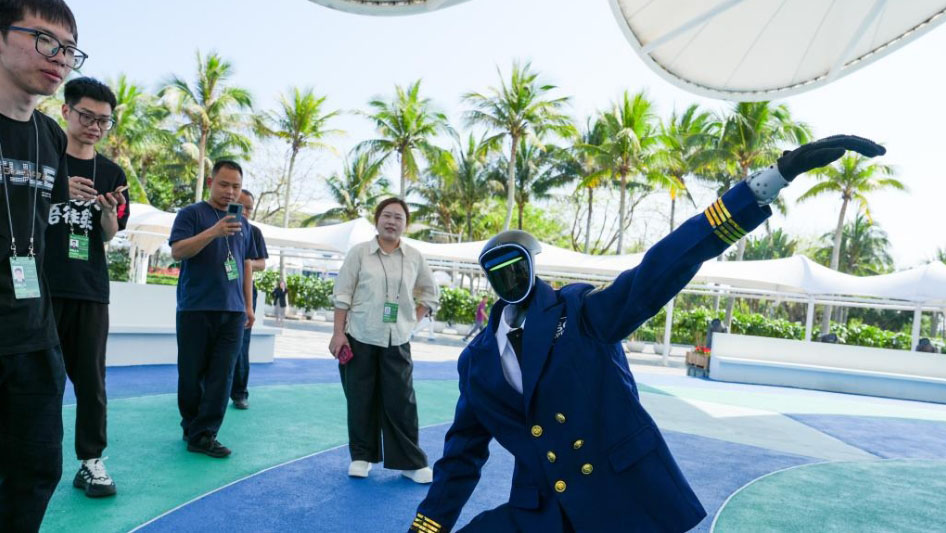 智能机器人赋能博鳌盛会