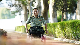 攻坚建军百年· 新样貌 新作为 | 初心如磐：王戟的抉择与坚守