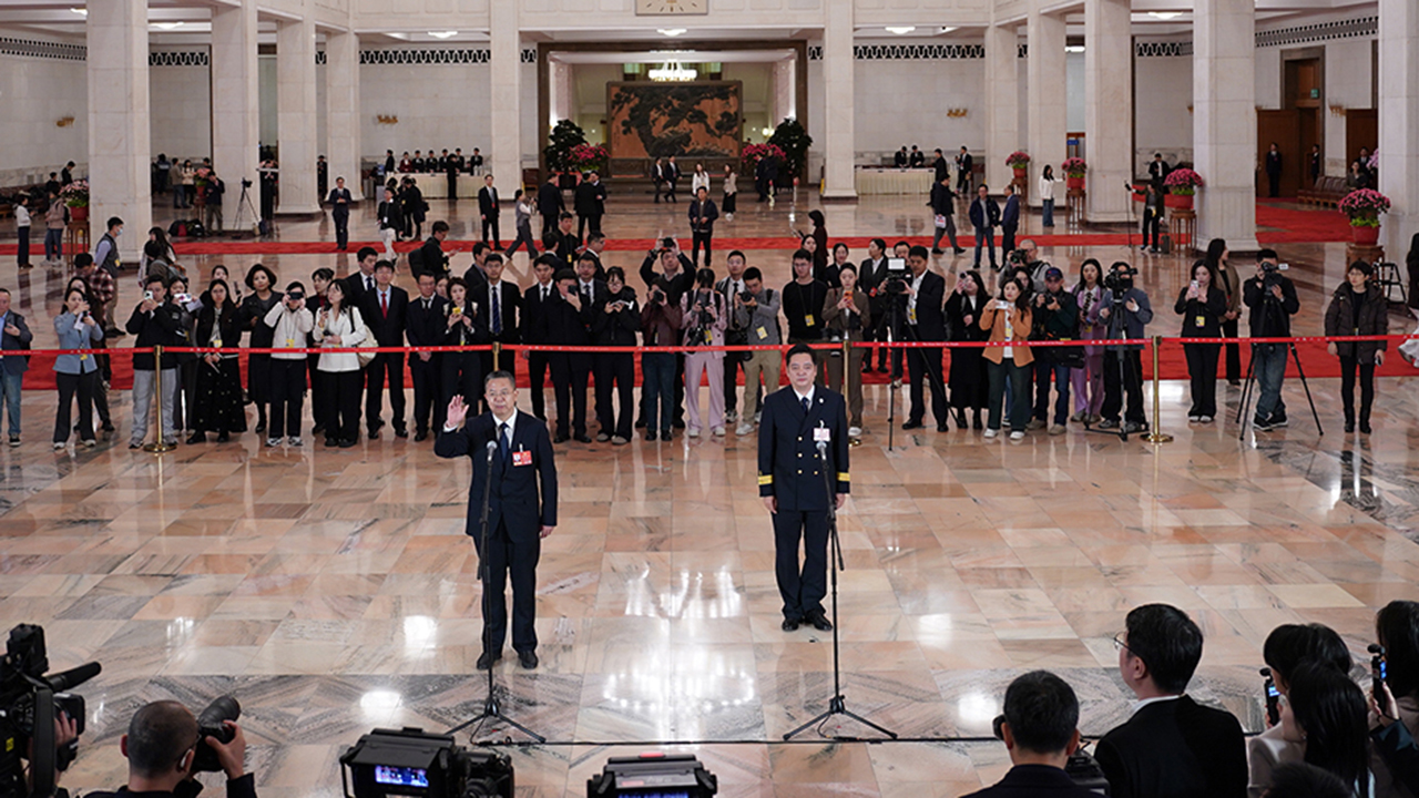 十四届全国人大四次会议第二场“代表通道”集中采访活动举行