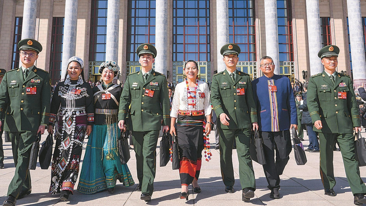 春潮涌动气象新 奋楫扬帆正当时——参加全国两会的军队代表委员履职尽责、参政议政影像