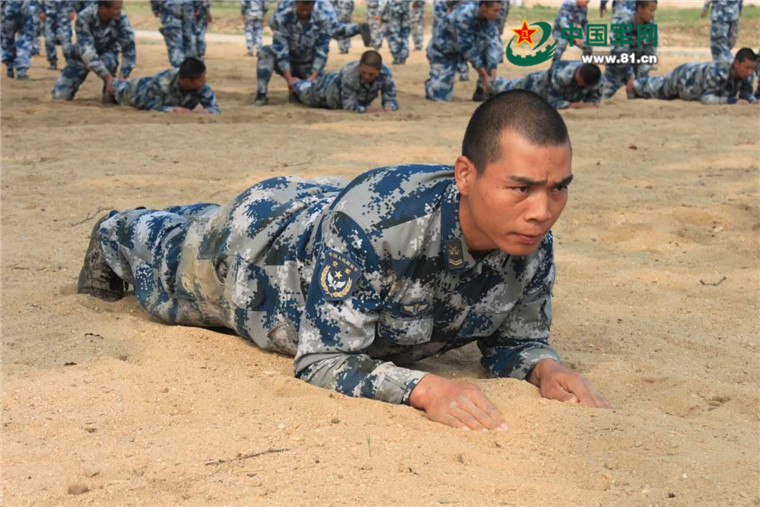 部队,这样的士官请再来一打!