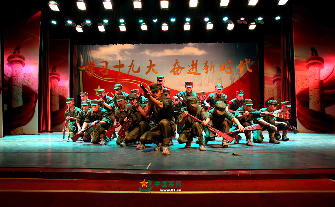 速来围观,兵哥哥的震撼演出"燃"爆全场