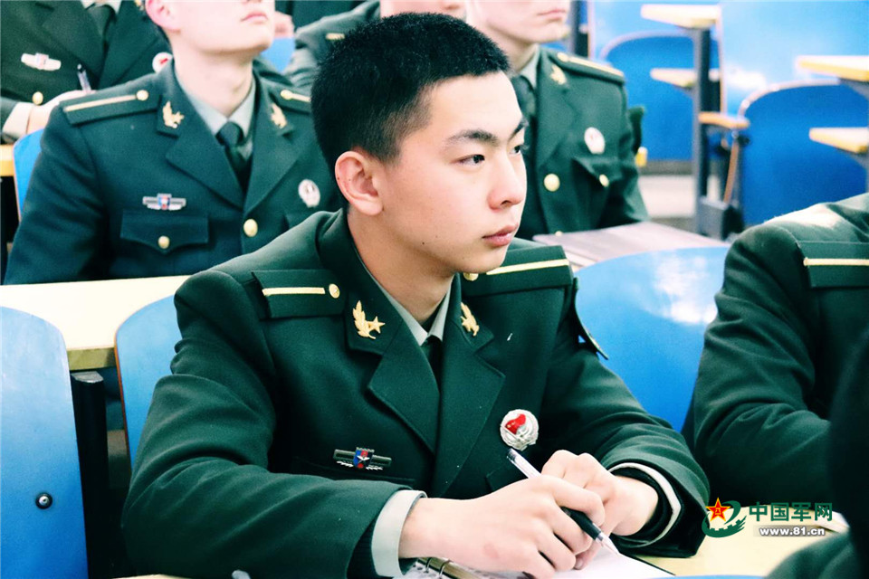 校园从军行|那些属于军校生的"风花雪月"