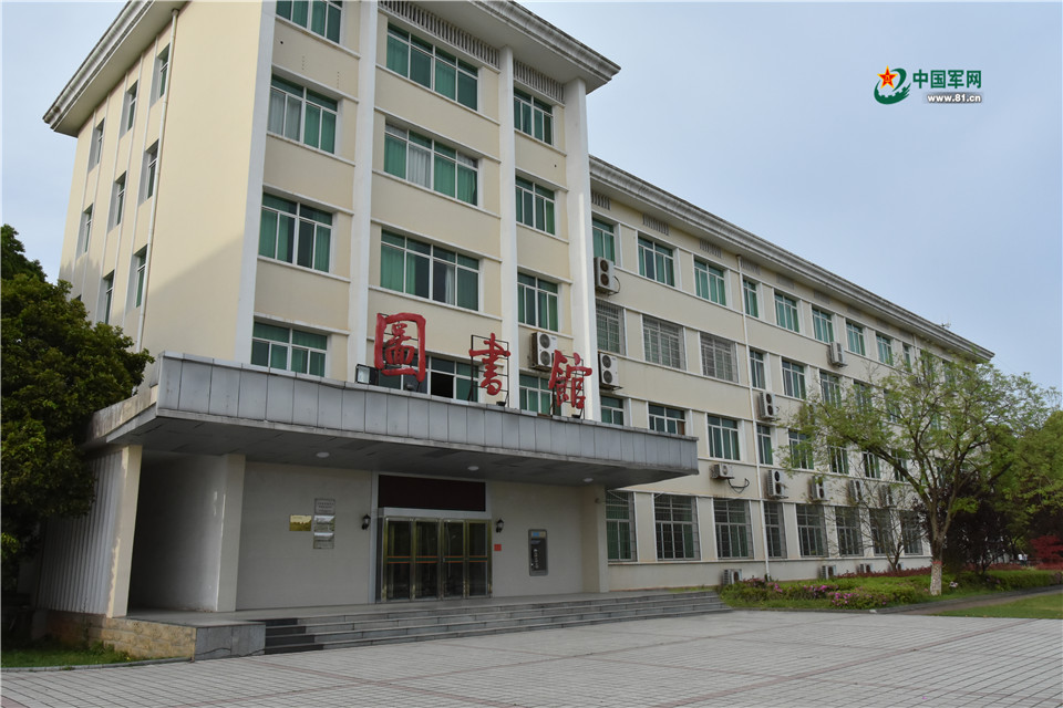 发布:2018-06-29 15:53:09 幻灯片 手机看 分享到【场景三:图书馆】