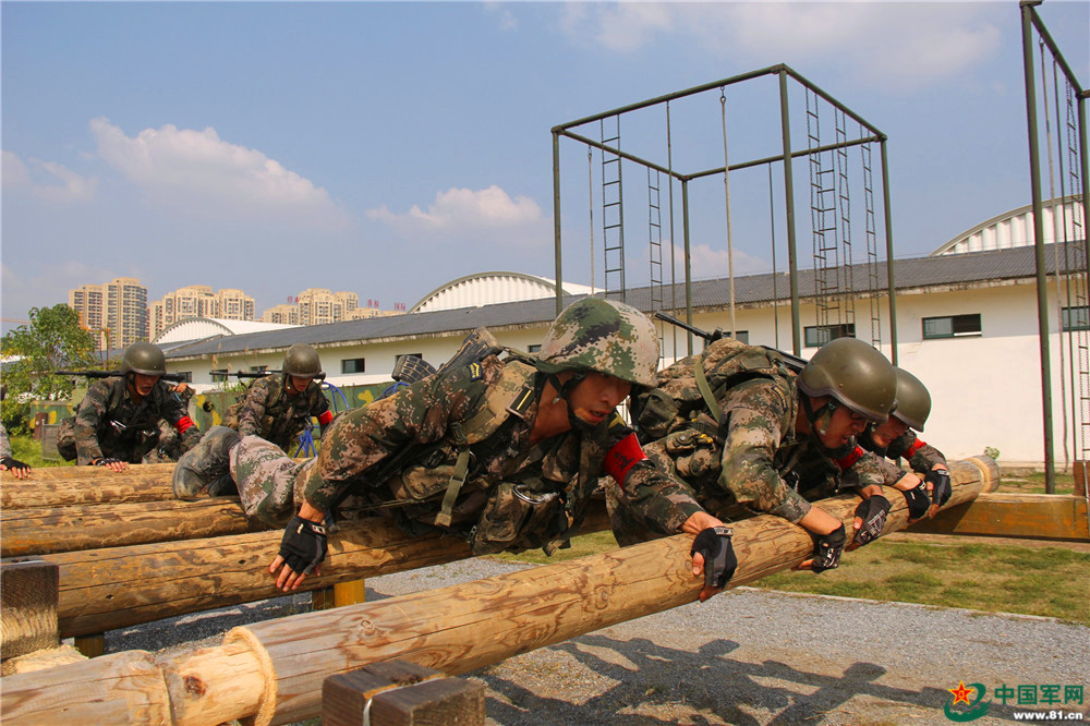 烽起"强军"!国防科大特战尖兵练武备战