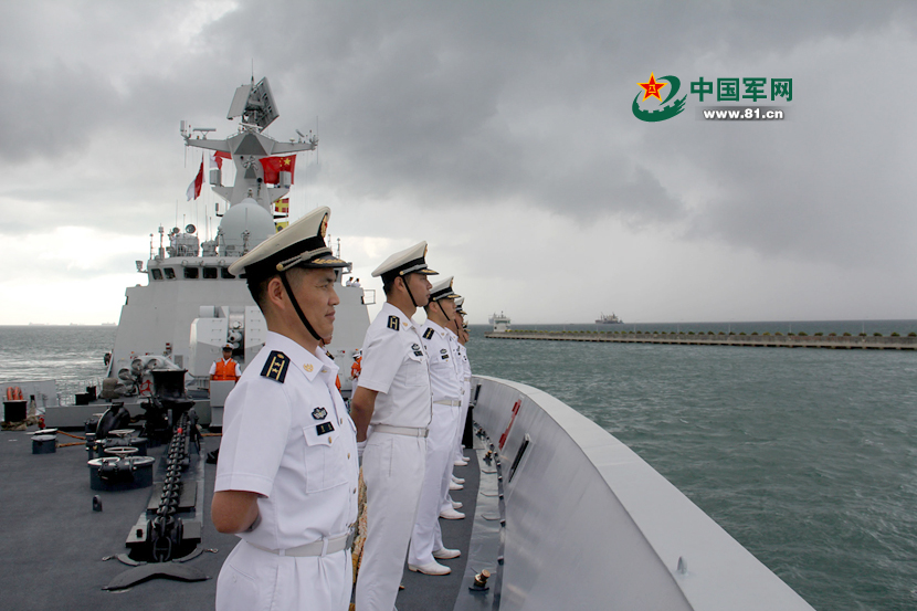 玉林舰抵达新加坡樟宜海军基地