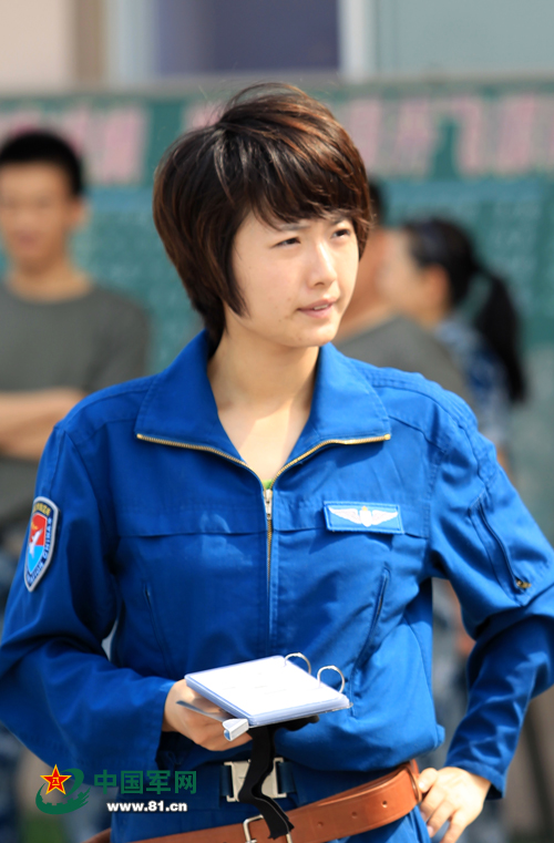 女飞行员陶佳莉当备份迎接一场特殊的检阅