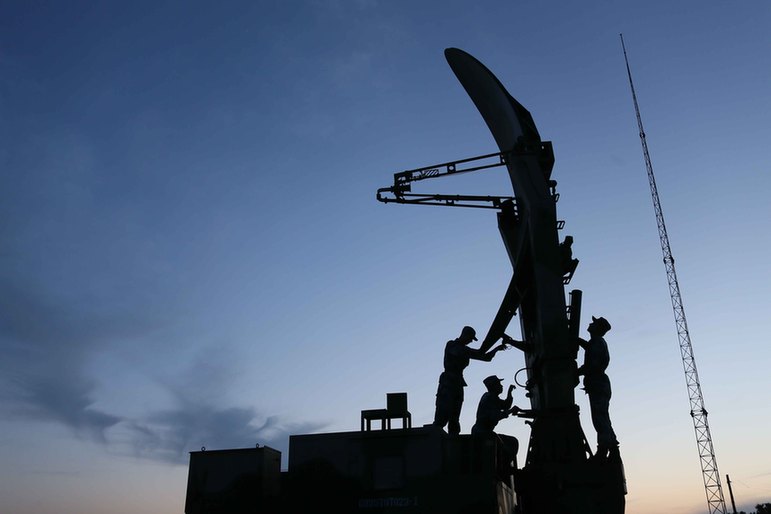 暮光中检修雷达