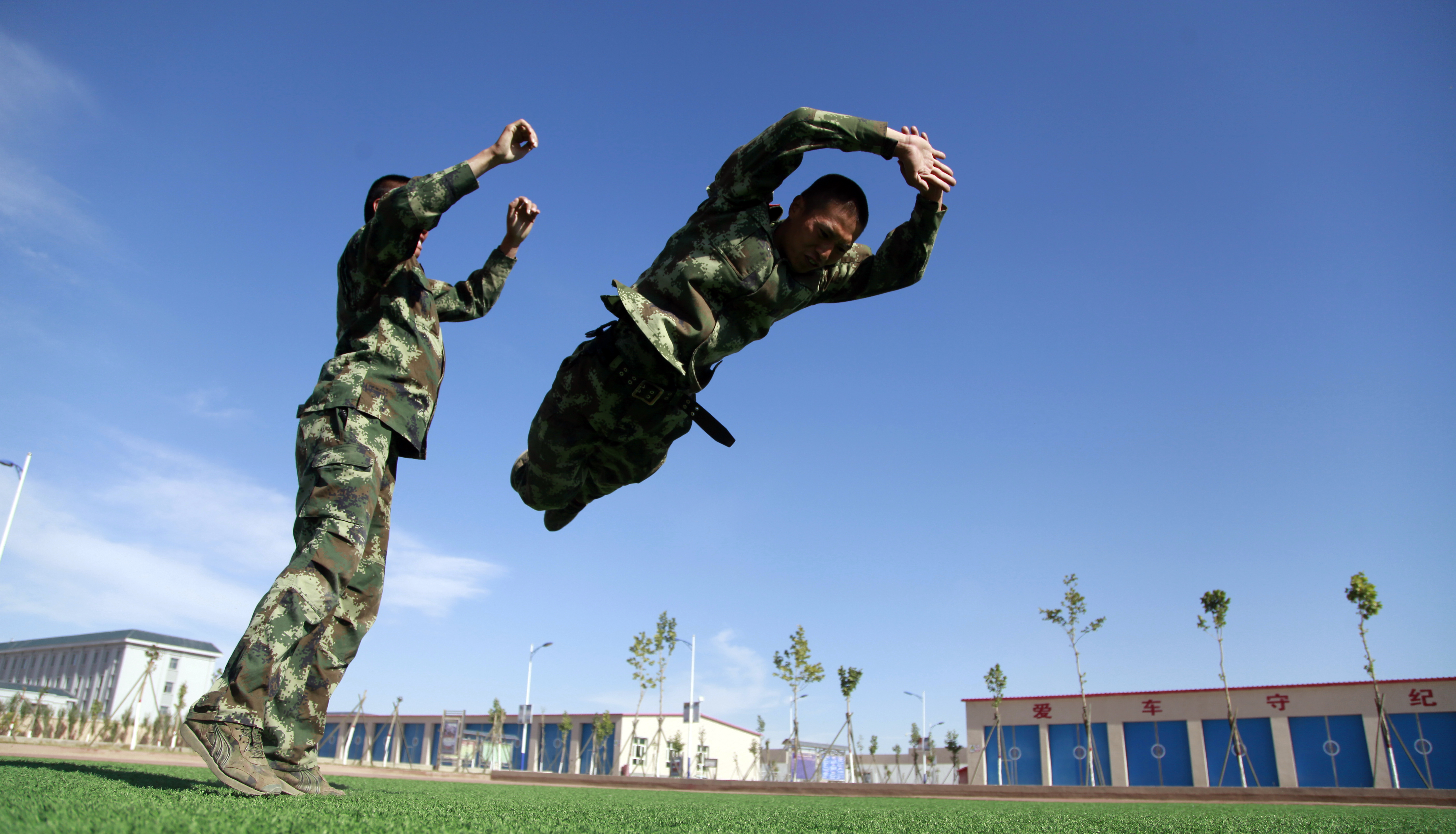 反恐精英 威震天山:走进武警新疆总队某特勤中队——中国军网