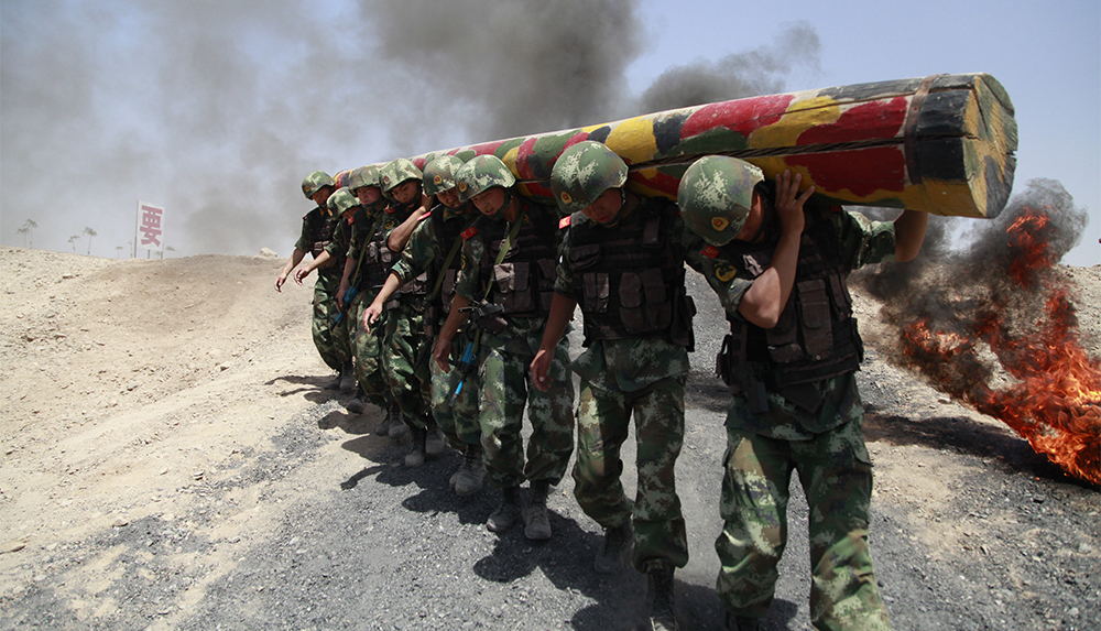 反恐精英 威震天山:走进武警新疆总队某特勤中队——中国军网