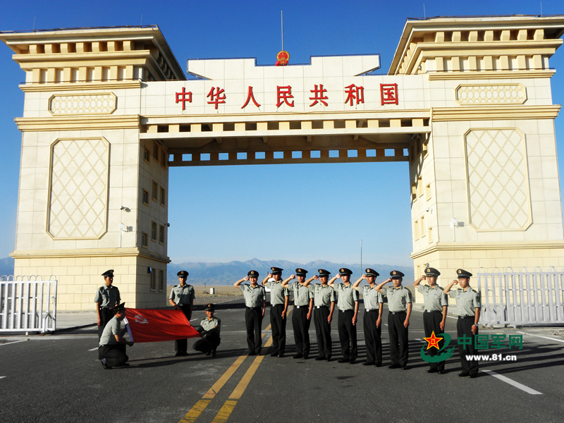 边防卫士守国门