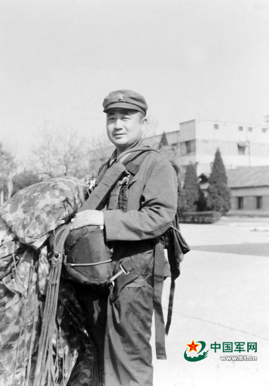 老战士报告团副团长毛兰成