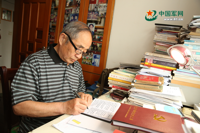 老战士报告团副团长毛兰成