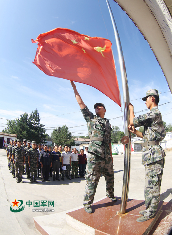 85岁老党员用10元钱给军地党员上了一课