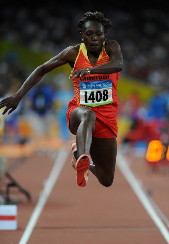 弗朗索瓦丝·姆班戈·埃托内在北京奥运会女子三级跳远决赛中夺得金牌