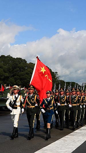 士兵面孔丨中国人民解放军驻香港部队接受检阅