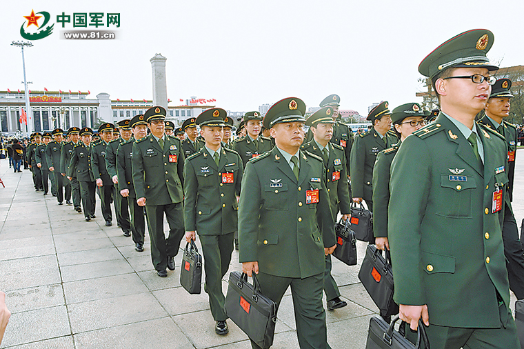 军队人大代表热议全面从严治党新风貌新气象