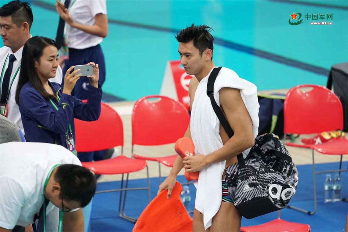 听说你们在找孙杨宁泽涛图片在此拿好不谢