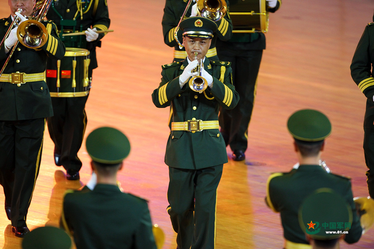 中国武警卫士军乐团精彩亮相上海国际音乐节