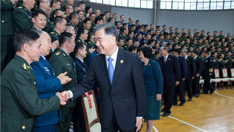 汪洋率代表团赴广西军区、武警广西总队慰问