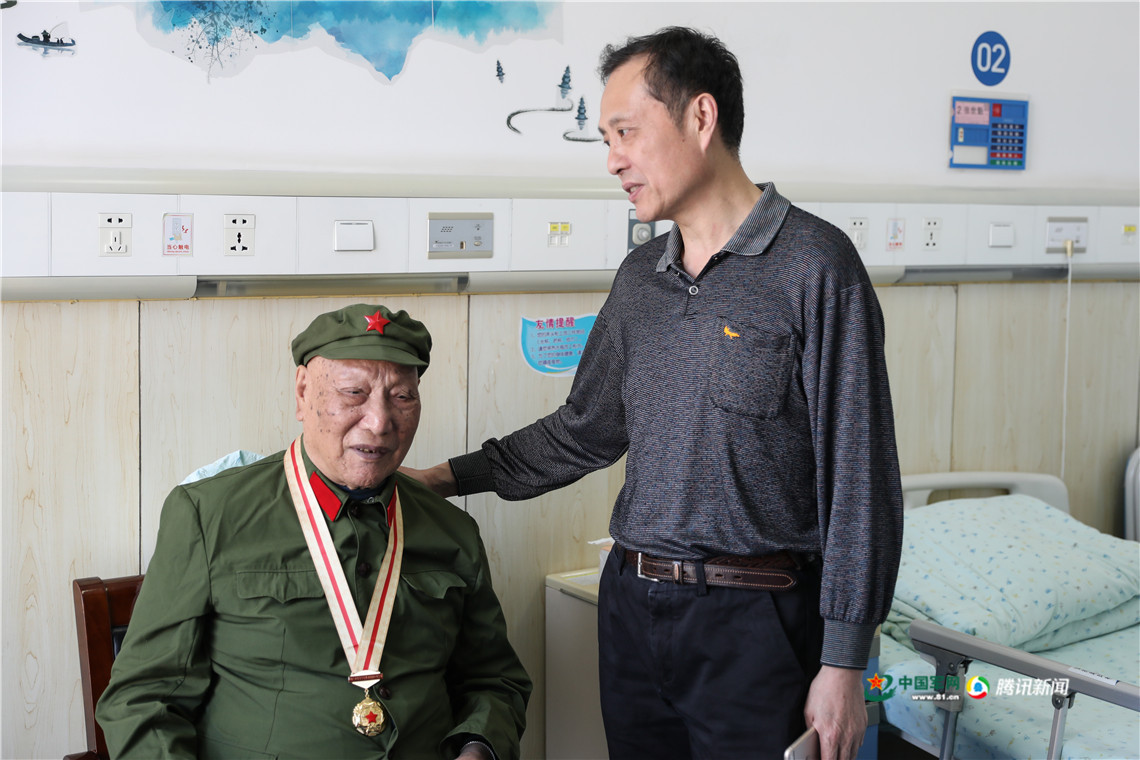 介绍父亲的情况 - 中国军网