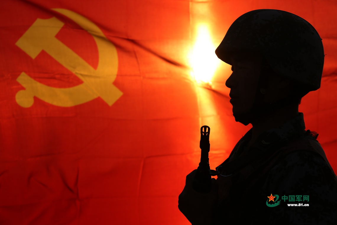 剪影|光影中他们戍边卫国的模样