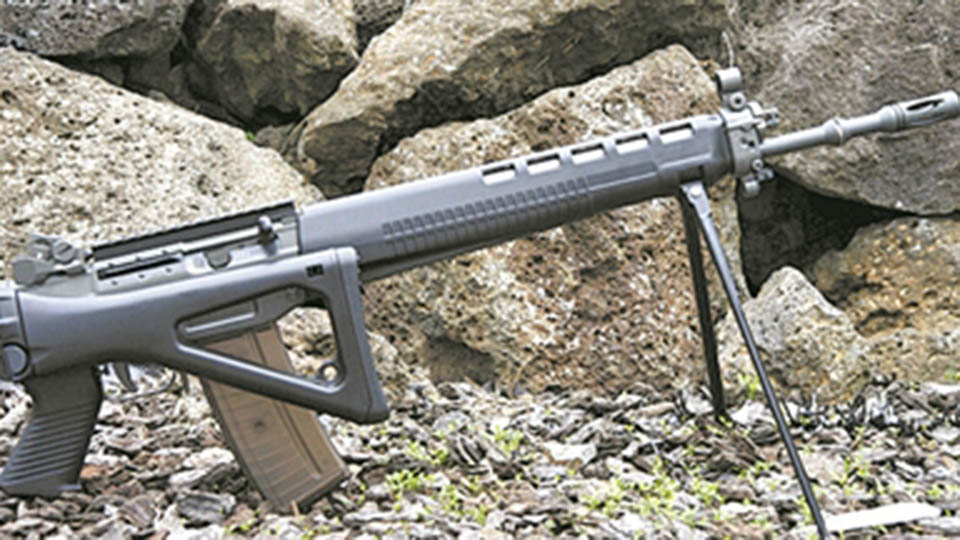 带支架的突击步枪