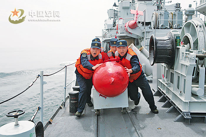 北海舰队某水警区扫雷舰大队组织多个课目演练