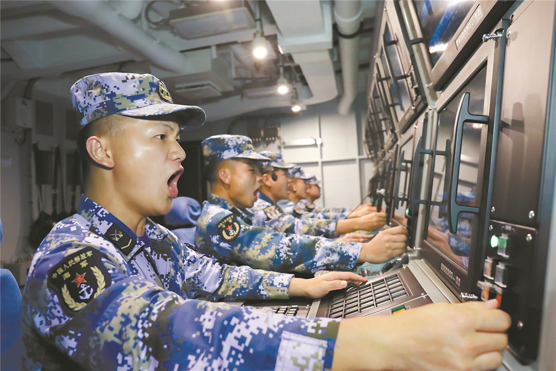 大海深处起风雷南部战区海军某驱逐舰支队海上实战化演练影像