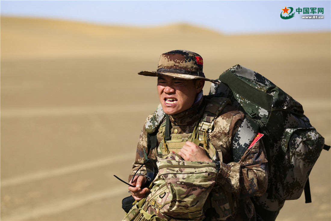 6℃,西北沙漠,7天6夜的"魔鬼周"极限对抗 - 中国军网