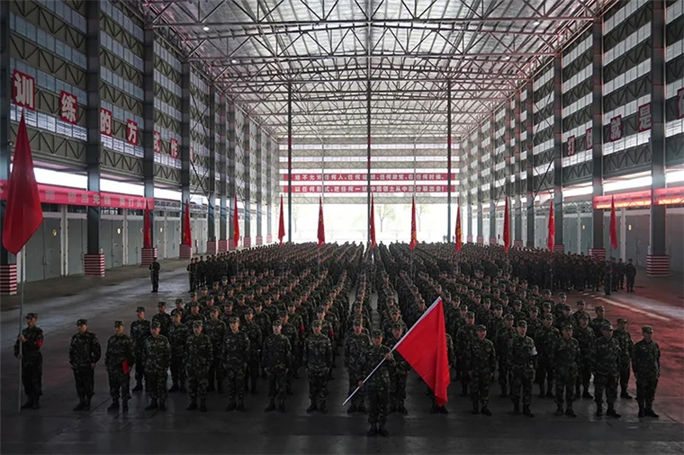 座座导弹军营和实战演兵场,战鼓阵阵,硝烟四起,火箭军部队迅速掀起新