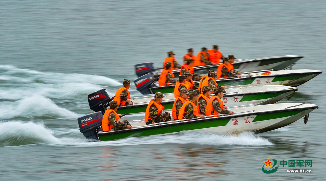 冲锋!武警重庆总队船艇支队官兵开展实战化训练