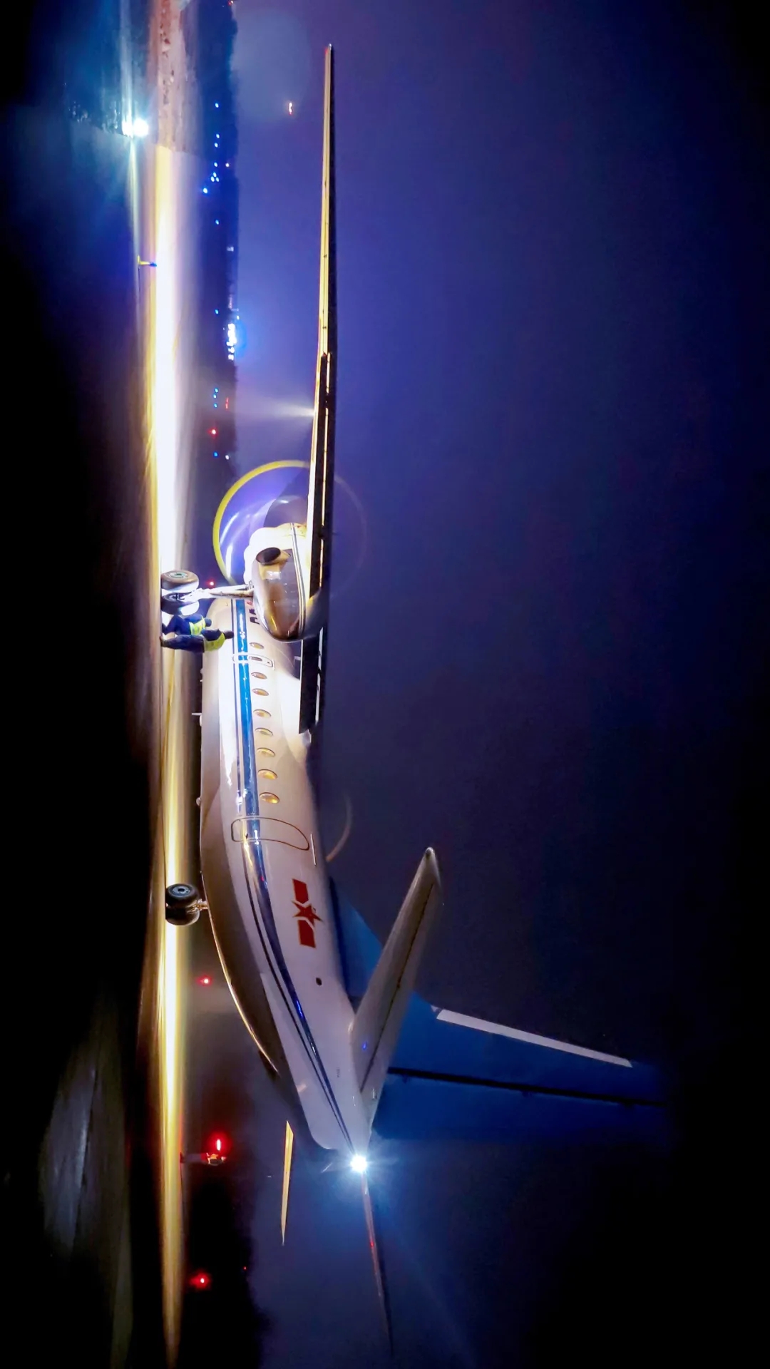 亮剑空天!直击海军航空大学飞行学员夜航训练现场