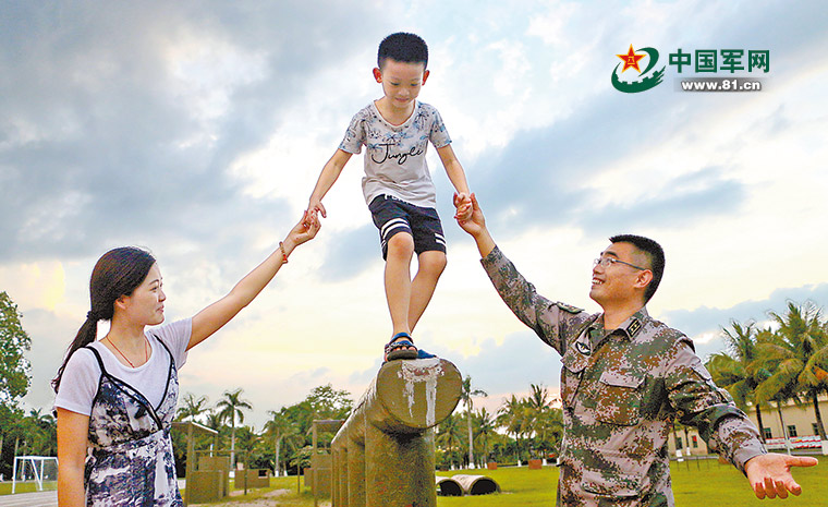 军爸该怎样"陪伴"孩子成长