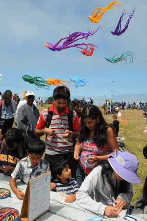 美国加州伯克利举办风筝节