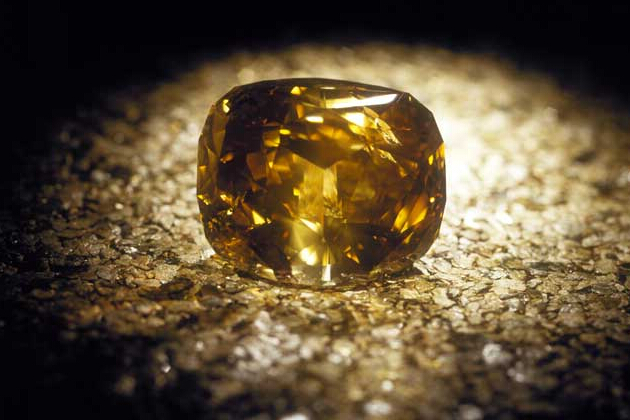 世界上9颗最大的钻石晶莹剔透璀璨夺目