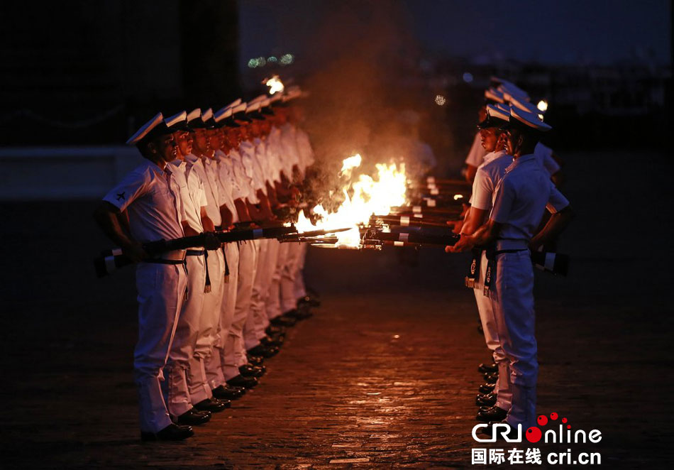 印度海军节将至士兵进行阅兵彩排