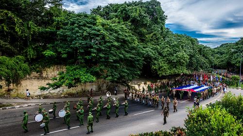 古巴纪念革命英雄卡米洛·西恩富戈斯遇难56周年