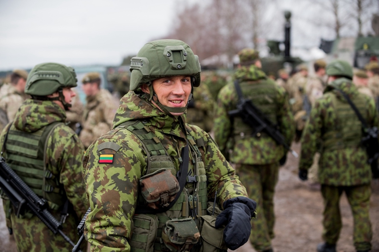 立陶宛举行铁剑2016多国军演