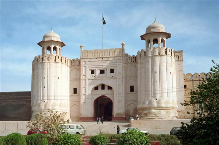 印度河滋养了广袤的平原地区 物产丰沛 富饶天下 印度河流域文明 晚于