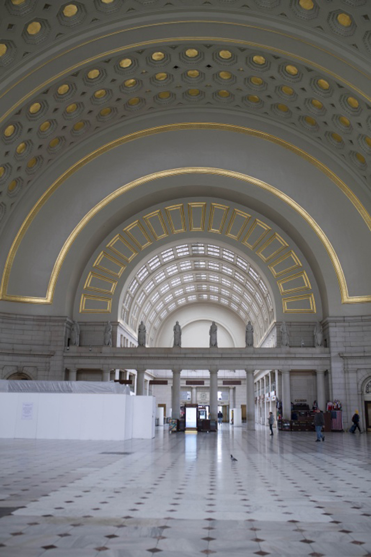 约翰斯·霍普金斯大学:美国新冠肺炎确诊病例超过14万例 - 中国军网