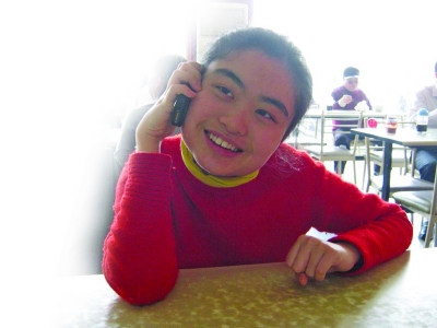 脑瘫女孩小凌子.