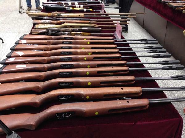 广东警方3天缴枪逾千支 子弹33万发 - 中国军网