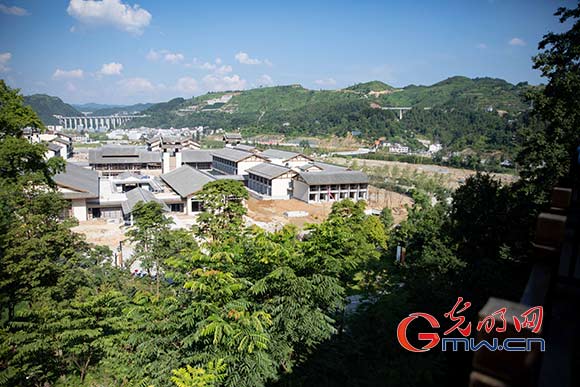 【脱贫攻坚在行动】别具一格石阡县:荒地山坳沁出温泉生态园