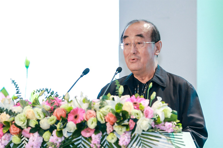 原国家卫生部部长,中国健康管理协会总顾问高强作题为《全民健康管理