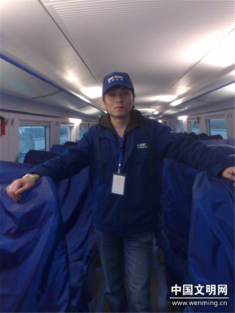 "复兴号"设计师郭鹞:为中国高铁插上翅膀