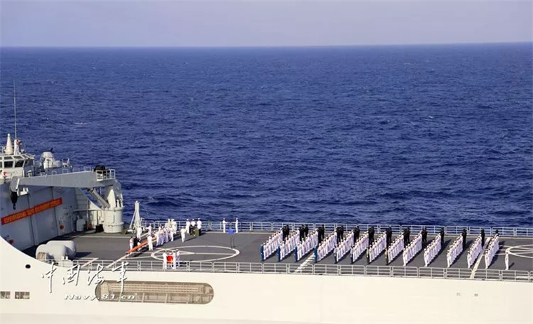 海军第31批护航编队举行深蓝护航建功大洋向祖国告别仪式
