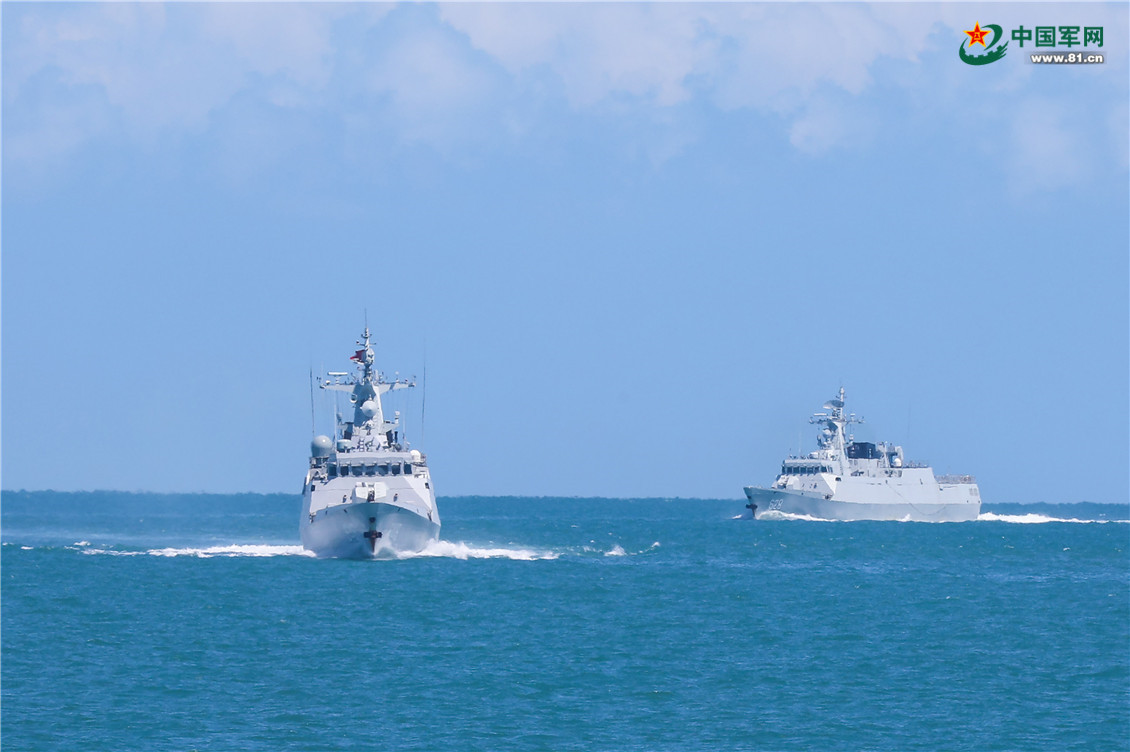 南部战区海军某护卫舰支队组织舰艇编队展开海上实战化训练