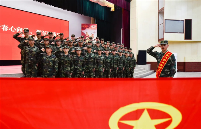 全国优秀共青团员石闯:青春就要搏出彩!